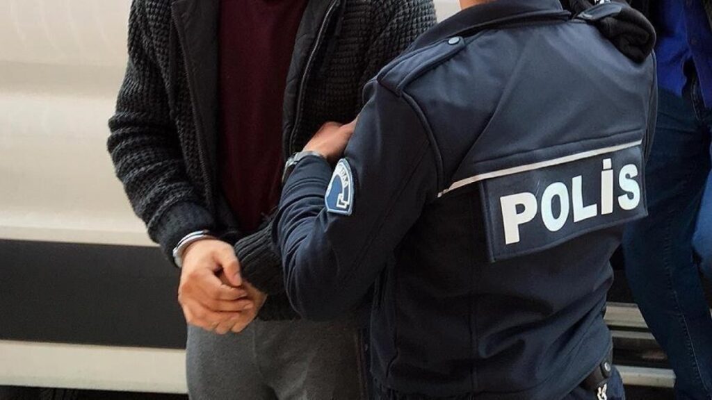 Turkish forces nab FETO convict trying to flee to Greece