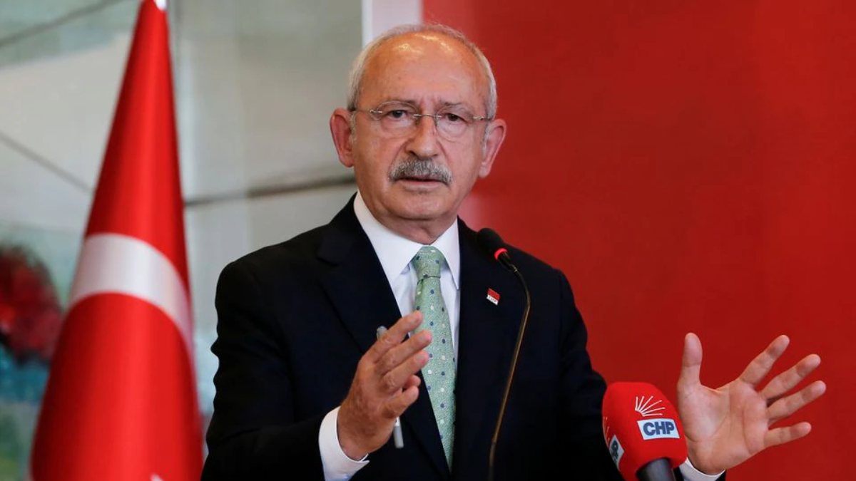 Turkish opposition leader questions S-400 missiles, existence of Syrian refugees in country