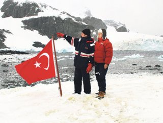 Turkish science team completes Antarctic mission