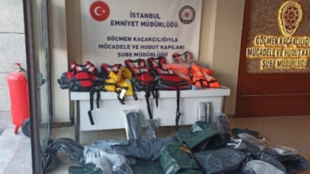 Turkish security forces seize suspected migrant smugglers
