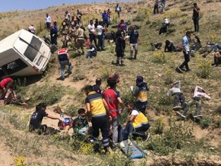 Two migrants kill in minibus accident in Turkey