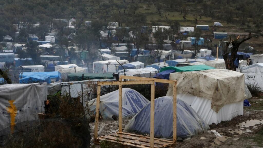 UN calls for calls for decongesting refugee camps in Greek islands