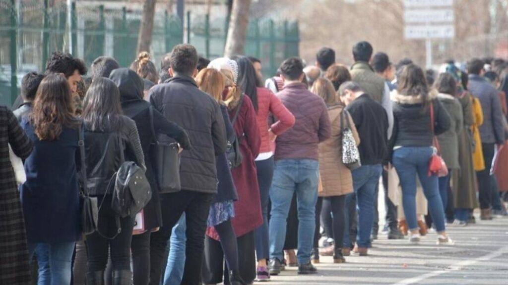Unemployment rate in Turkey at 12.2% in January
