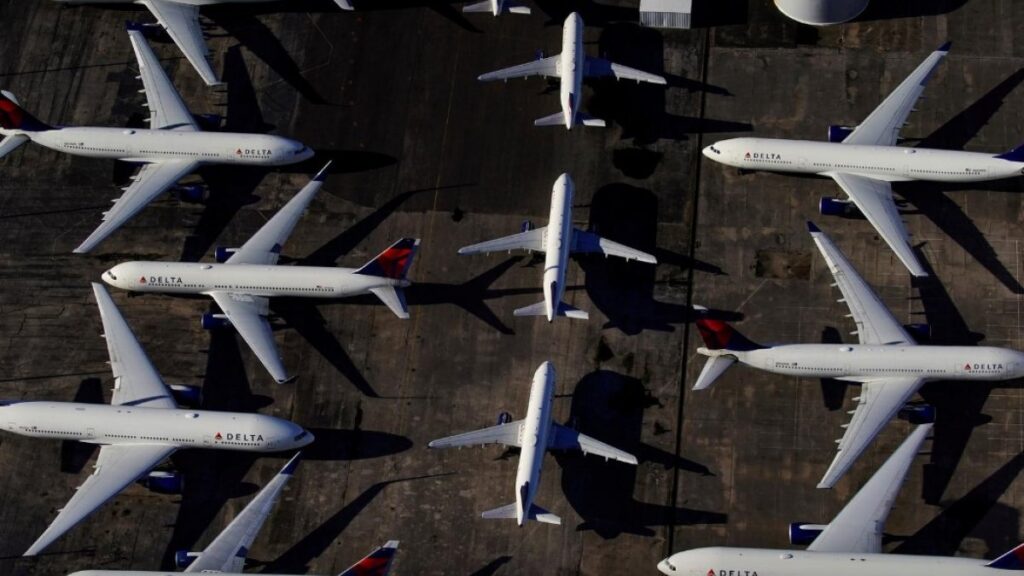 US airlines start 32,000 furloughs as bailout hopes fade