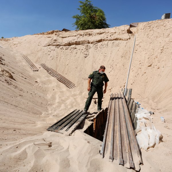 US finds smuggling tunnel on Mexican border