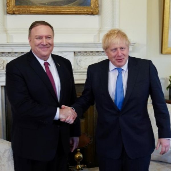 US Secretary visits UK to discuss free trade deal