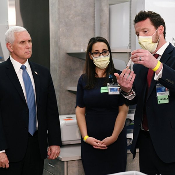 US Vice President visits hospital without mask