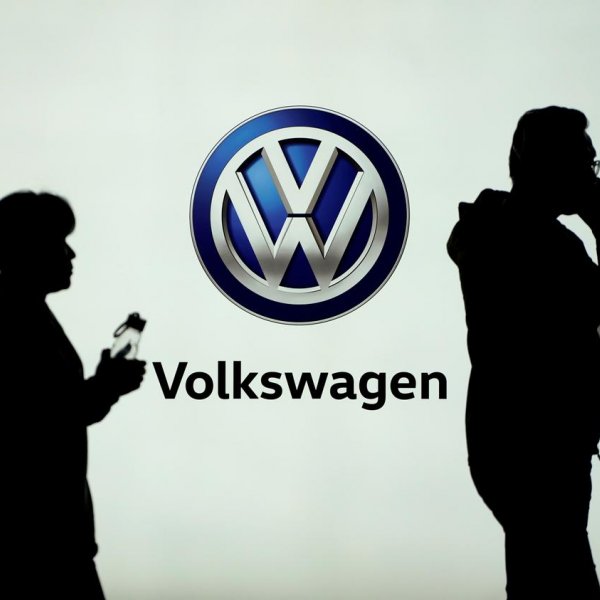 Volkswagen sinks to €1.4 billion loss in 2nd quarter